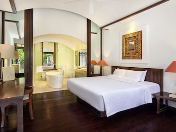 Room, 1 King Bed, Terrace (Tropical,1 King Bed, Beach Wing)