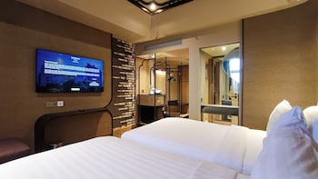 Privilege, Twin Room, 2 Twin Beds, City View