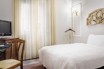 Double Room Single Use (with French Bed)