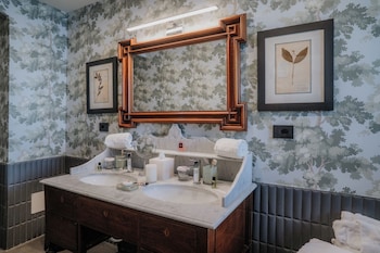 Prestige Room