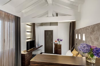 Deluxe Double Room, Courtyard View