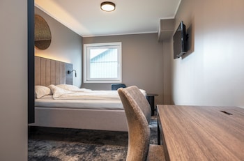Room, 1 Queen Bed (Moderate)