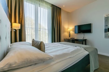 Standard Room, 1 Queen Bed