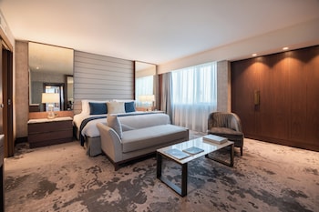 Suite, 1 King Bed (Prestige)
