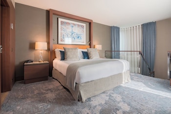 Suite, 1 Queen Bed, Terrace (Two Storey)