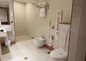 Triple Room (2 Adults + 1 Child)