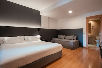 Standard Double Room (+ Extra Bed)