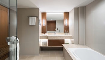 Junior Suite Twin with Exclusive Benefits