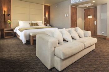 Deluxe Room, 1 King Bed