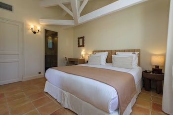 Junior Suite, 1 Queen Bed with Sofa bed