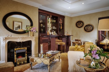Ford Suite