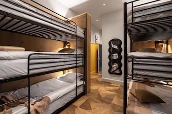 Family Room, Multiple Beds