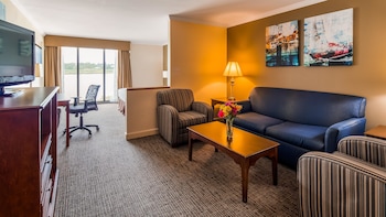 Suite, 1 Queen Bed, Non Smoking, Jetted Tub (with Sofabed)