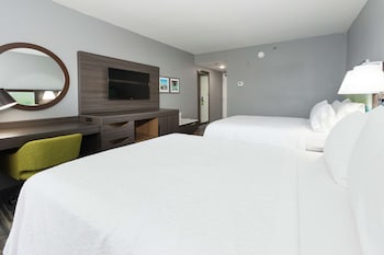 Room, 2 Queen Beds (Streetside View)
