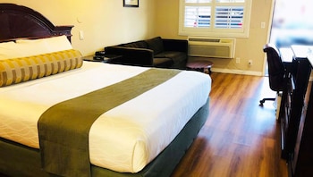 Standard Room, 1 King Bed, Non Smoking