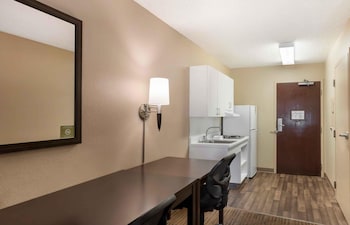 Studio, 1 Queen Bed, Accessible, Non Smoking