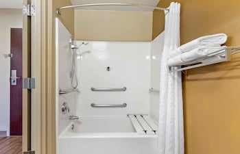Studio, 1 Queen Bed, Accessible, Non Smoking