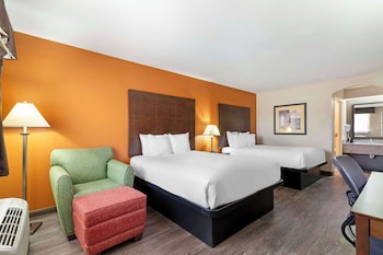 Executive Room, 2 Queen Beds, Non Smoking, Refrigerator & Microwave (Interior)