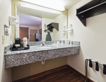 Deluxe Room, 2 Queen Beds, Non Smoking