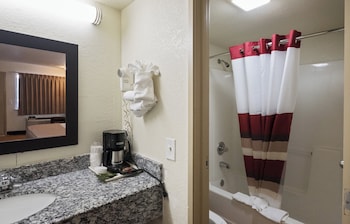 Deluxe Room, 2 Queen Beds, Non Smoking