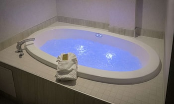 Suite, 1 King Bed with Sofa bed, River View