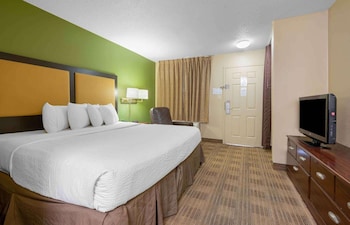 Room, 1 King Bed, Non Smoking, Kitchen (Shower)