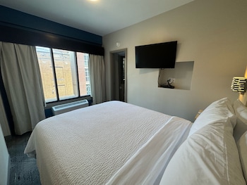 Suite, 1 Queen Bed