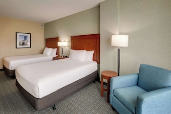 Room, 2 Queen Beds, Hearing Accessible (Roll-in Shower)