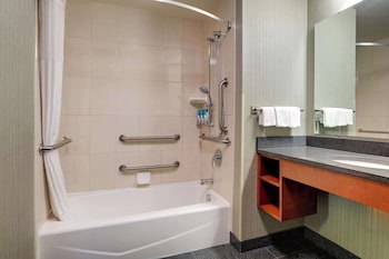 Room, 1 King Bed, Accessible (Upper Floor, Tub)