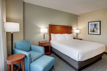 Room, 1 King Bed, Accessible (Upper Floor, Tub)