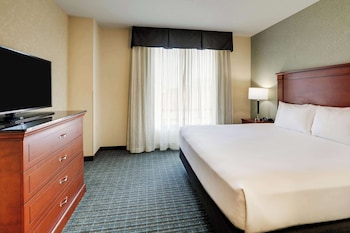 Suite, 1 King Bed with Sofa bed, Accessible (Sofa Sleeper, Tub, 2 Rooms)