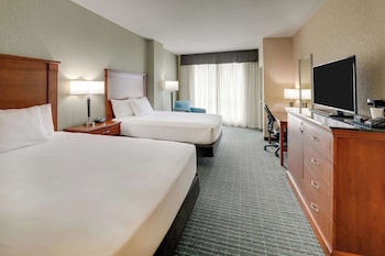 Room, 2 Queen Beds, Hearing Accessible (Roll-in Shower)