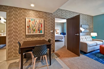 Suite, 1 Queen Bed, Accessible (Roll-In Shower)