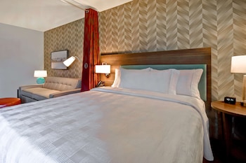 Studio, 1 Queen Bed, Accessible, Bathtub (Mobility & Hearing)