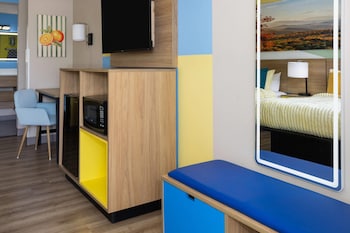 Room, 2 Queen Beds, Non Smoking