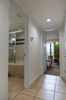 Suite, Kitchenette (2 Double Beds, Sofa Bed)