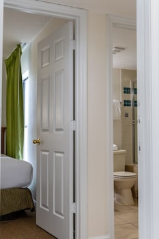 Suite, Kitchenette (2 Double Beds, Sofa Bed)