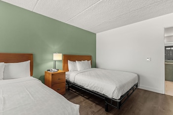 Single Room, 2 Queen Beds (Roll-In Shower)