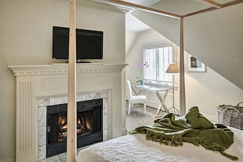 Grand King Suite 33