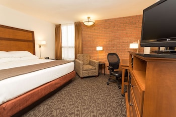 Room, 1 King Bed (Upper Floor)
