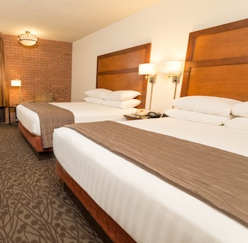 Room, 2 Queen Beds (Upper Floor)