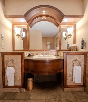 Premier Suite