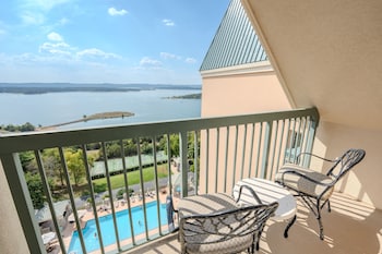 Lakefront King, Balcony, Lake View