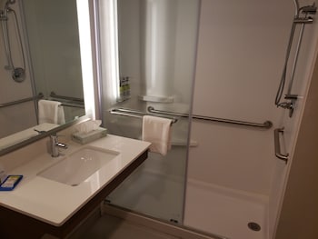 Standard Room, 1 King Bed, Accessible