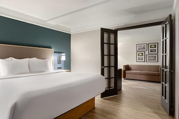 Deluxe Room, 1 King Bed, Non Smoking