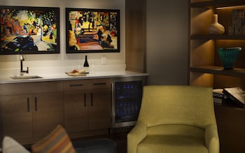 Cosmopolitan Suite