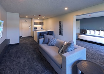 Poolside Suite