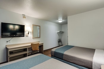Standard Room, 2 Double Beds, Smoking
