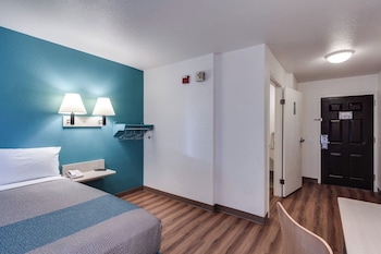 Standard Room, 1 Queen Bed, Smoking