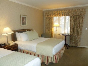 Club Double Room, 2 Double Beds (Sports Wing)